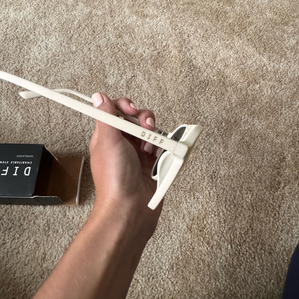 Diff Sunglasses - image 6